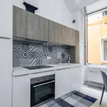 La Suite Del Monaco Marinaio