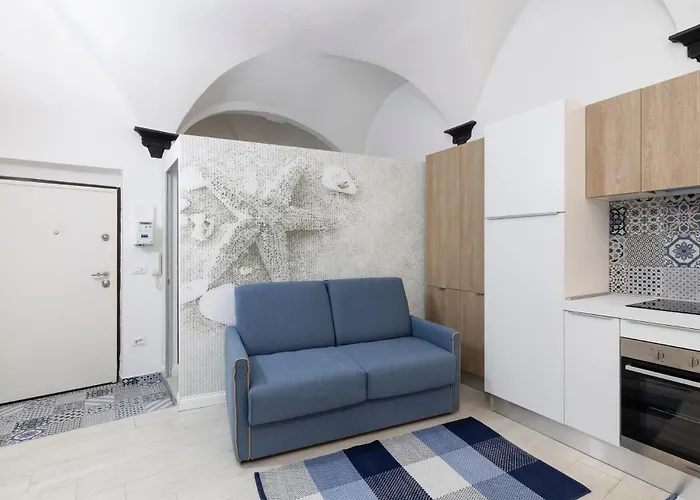 La Suite Del Monaco Marinaio